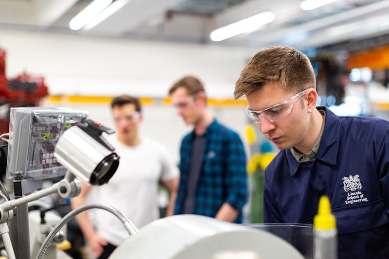 The Evolution of Gear Machines: Traditional vs. CNC Hobbing