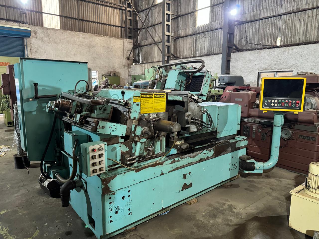 Cincinnati Milacron twin grip centerless Grinding Machine